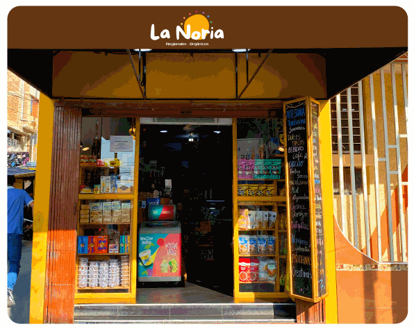 La tienda de La Noria ubicada en la calle Simón Bolívar N° 398 en Tumbes
